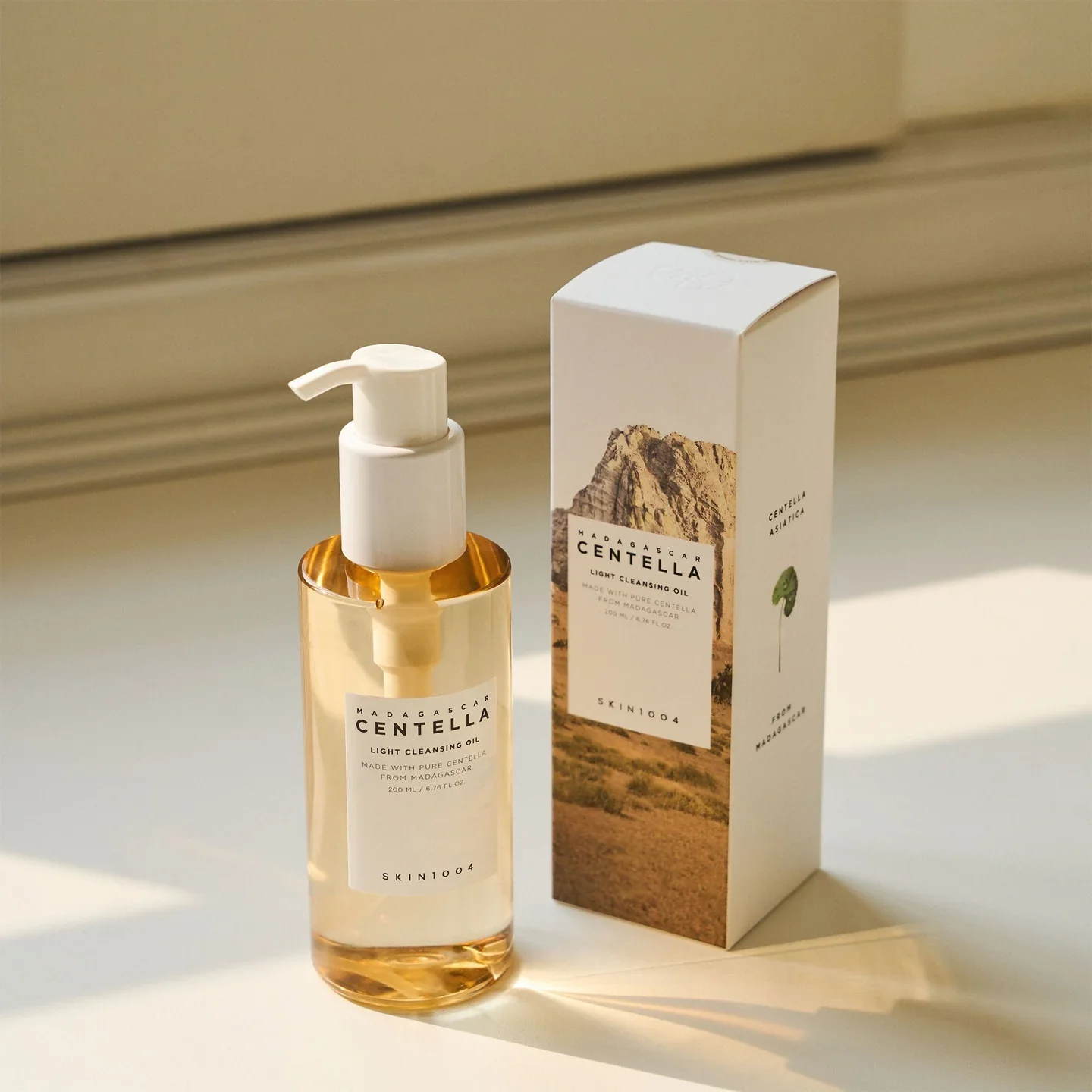SKIN1004 Madagascar Centella Light Cleansing Oil 200ml - Image 4